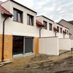 Domy na sprzedaż w Głogowie – nowoczesne segmenty z prywatnymi ogródkami